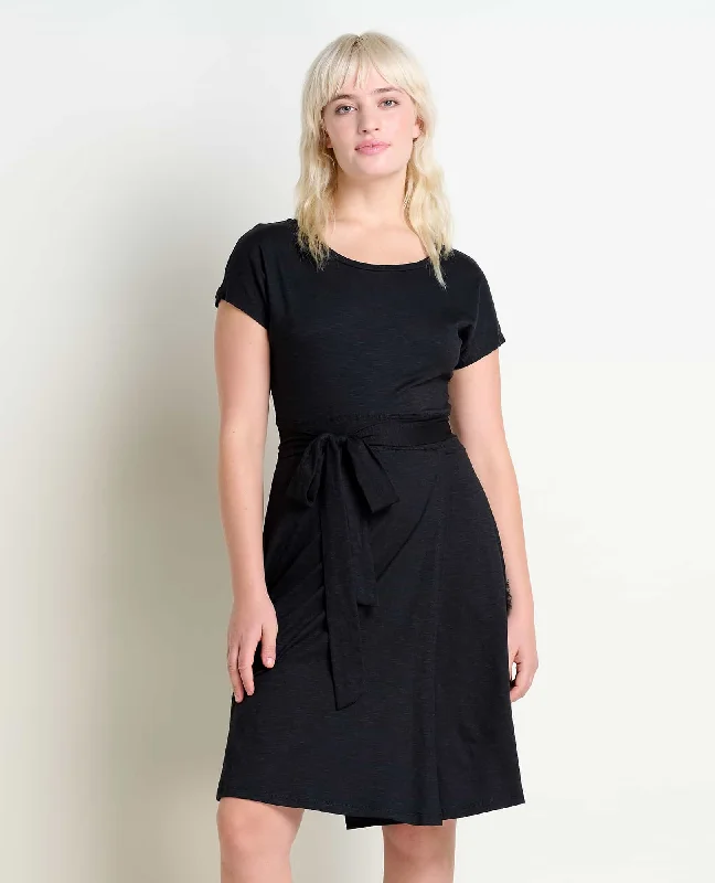 Exclusive Savings Cue Wrap Short Sleeve Dress