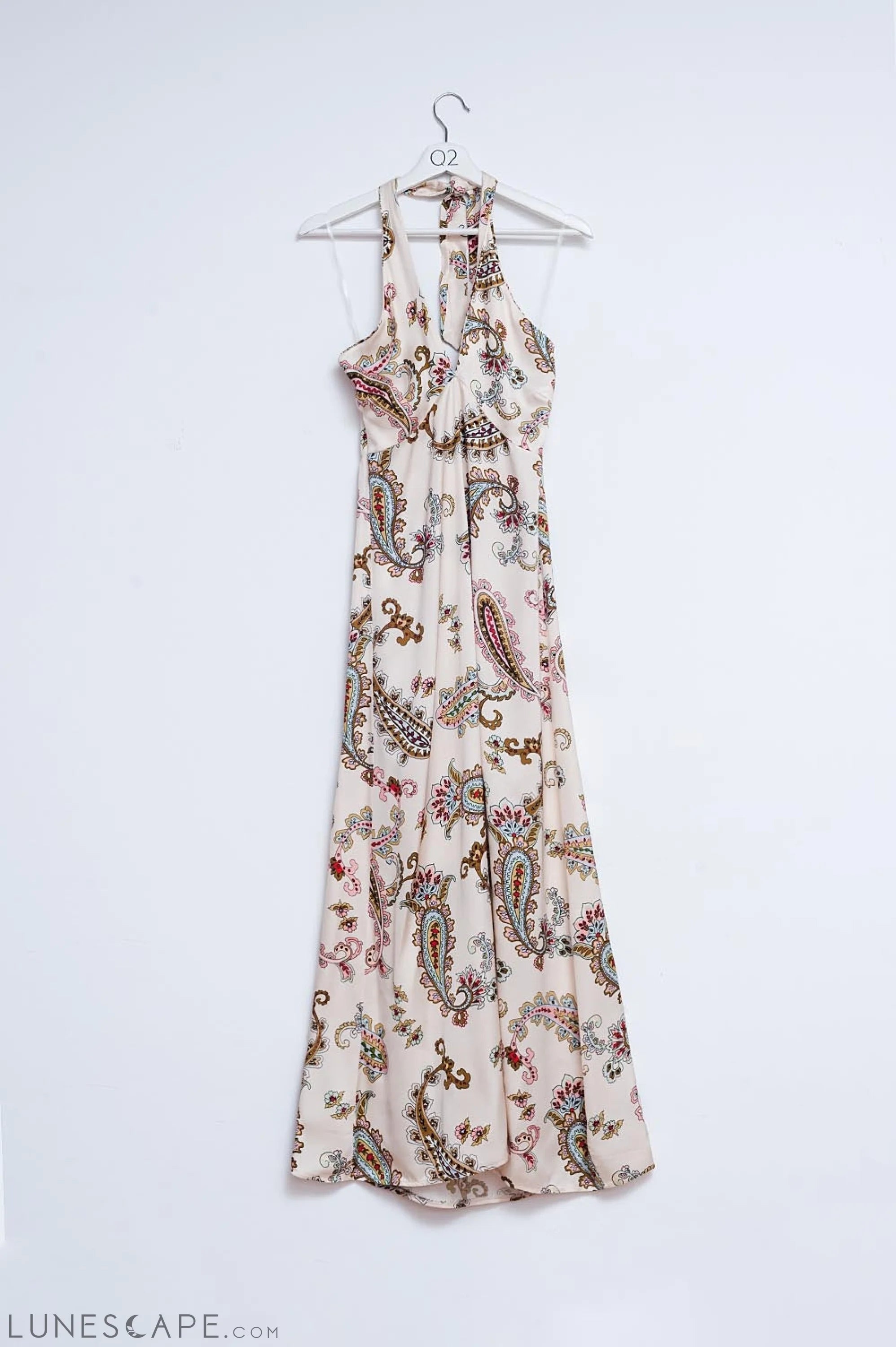 Weekend Price Drops Halter Neck Maxi Dress in Paisley Print