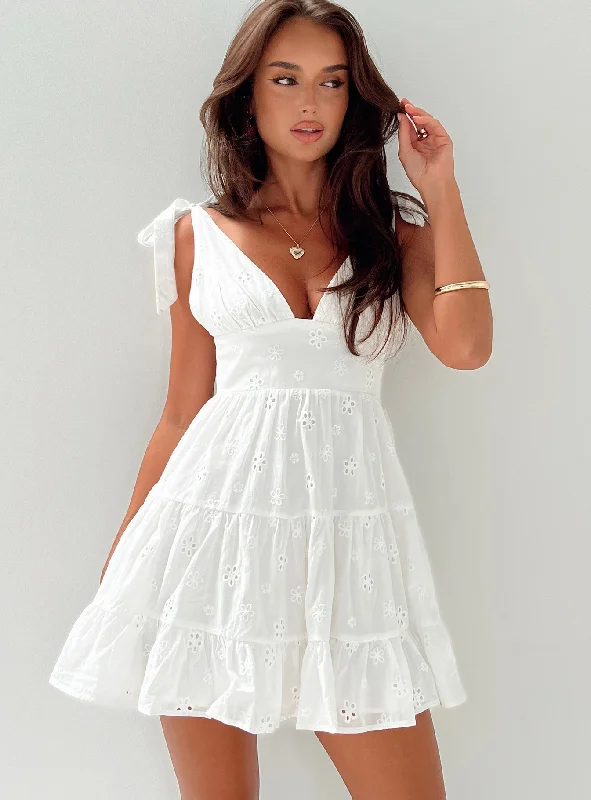 Weekend Exclusive Discounts Galvis Mini Dress White