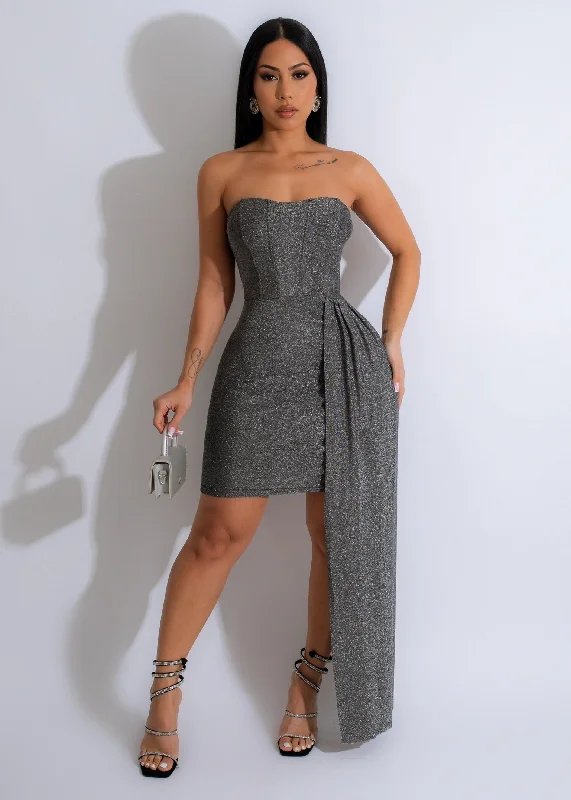 Weekend Shopping Extravaganza Petite Dramatic Metallic Mini Dress Silver