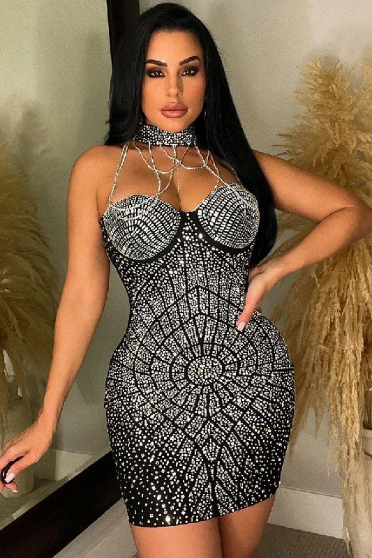 Weekend Top Offers Sparkly Rhinestone Chain Halter Sweetheart Bodycon Party Mini Dress - Black Weekend Top Offers Sparkly Rhinestone Chain Halter Sweetheart Bodycon Party Mini Dress - Black