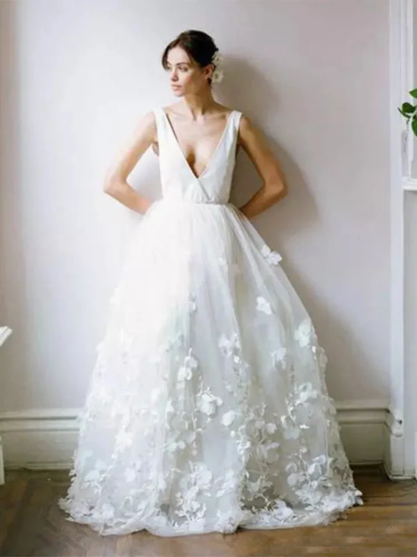 Weekend Mega Deals Cheap Wedding Dresses Floor-length Appliques Tulle Bridal Gown JKW072 Weekend Mega Deals Cheap Wedding Dresses Floor-length Appliques Tulle Bridal Gown JKW072