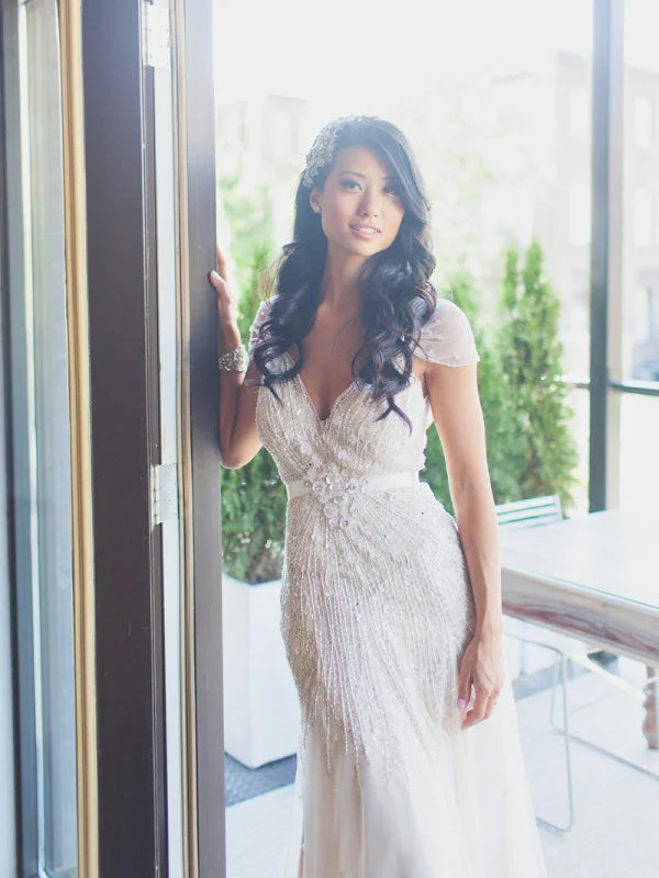 Weekend Markdown Madness Sexy Wedding Dresses V-neck Sheath/Column Floor-length Bridal Gown JKW073 Weekend Markdown Madness Sexy Wedding Dresses V-neck Sheath/Column Floor-length Bridal Gown JKW073