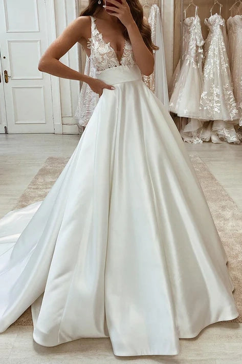 V-Neck A-Line Empire Two Tone Wedding Dress With Train